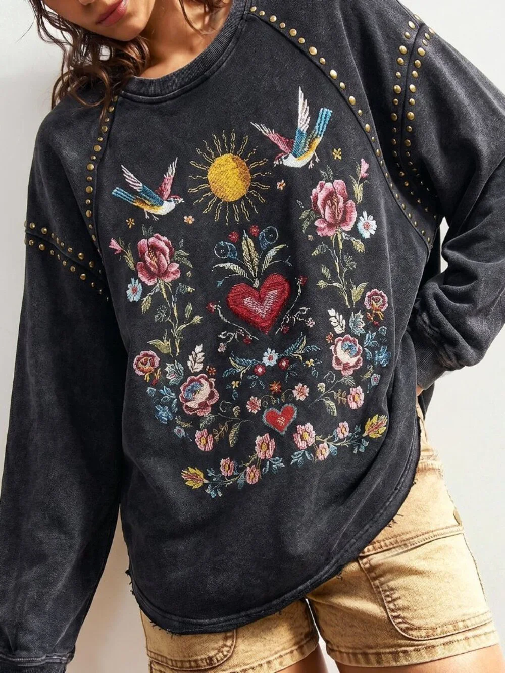 Black Casual Women's Graphic Print Stud-Embellished Washed T-Shirt